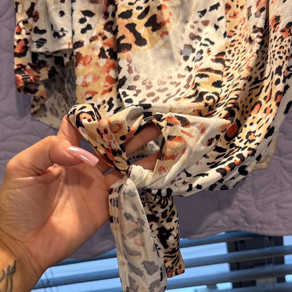 Leopard Print Women's Top - Picture 4 of 4
